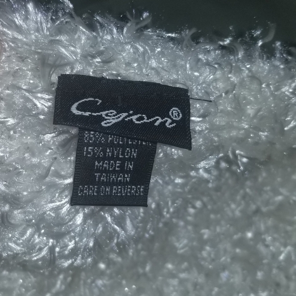 SCARF - Picture 4 of 5